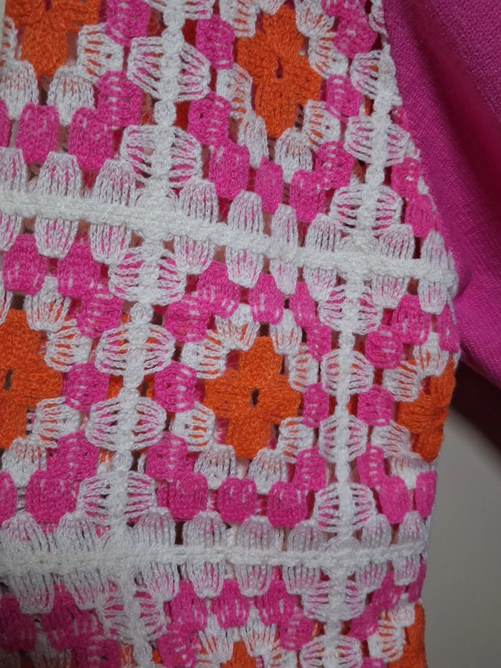 Davi & Dani Women’s Crochet Sleeve Pink Knit Sweater; Size S - Picture 8 of 11